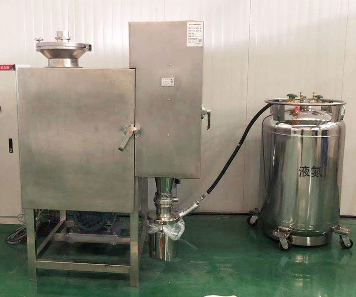 液氮低溫粉碎機(jī).jpg